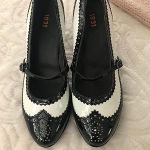 Fun Heeled Saddle style Oxford Shoes.